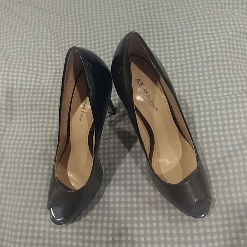 Black Peep Toe